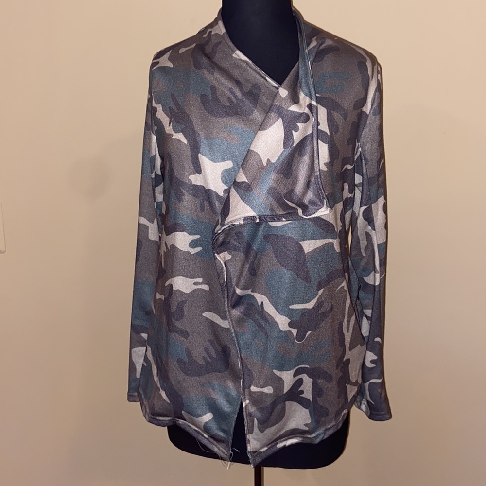 Ealey Fushi Camouflage Sweater